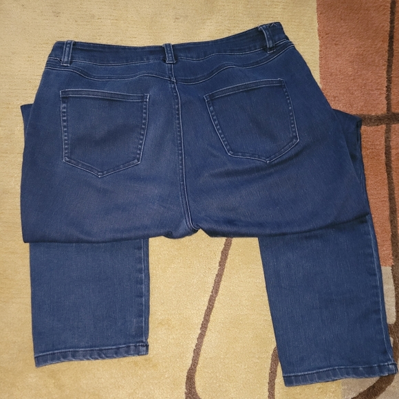 Foxcroft NYC Women's Dark Wash Mid-Rise Straight Leg Stretch Jeans 12 - Picture 2 of 5